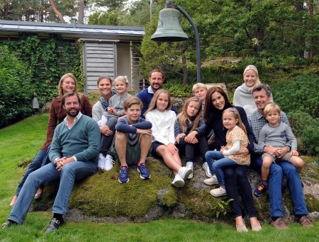 Los príncipes herederos de Noruega fueron los anfitriones de los príncipes herederos de Suecia, Dinamarca y Luxemburgo y sus hijos, en el encuentro celebrado en Mågerø. Foto Cortesía Casa Real de Noruega - Sven Gj. Gjeruldsen - PULSAR PARA AMPLIAR -