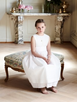 Foto oficial de los 10 años de la princesa Ingrid Alexandra de Noruega en su casa de Skaugum. (Foto: Sølve Sundsbø, Casa Real de Noruega)