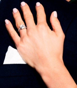 El nuevo anillo de compromiso de la princesa Magdalena de Suecia es un diamante valorado entre 116 y 232 mil Euros. (Foto: Kungahuset.se)