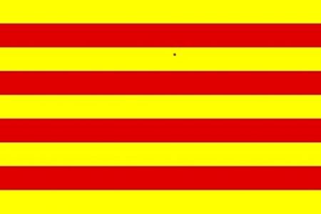 La bandera de la autonomía catalana es la misma que la de la autonomía de Aragón, de cuya Corona siempre formó parte. (Foto: Wikipedia Commons)