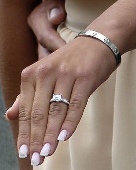 La pulsera de Magdalena pasó desapercibida ante el anillo de prometida. (Foto: agencias - Jm Noticias.com) 