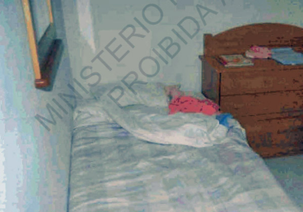 La cama donde dormía Madeleine justo después de su desaparición (Foto: Policía de Portugal)