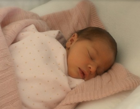 Princesa Leonore Lilian María tras nacer en Nueva York. (Foto: Princesa Magdalena / Kungahuset.se) - Pulsar para ampliar -