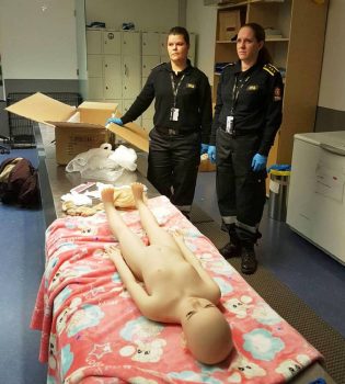 Desde octubre del 2016 hasta finales de febrero del 2017 se han incautado 21 muñecas que imitan niñas y niños de corta edad. (Foto: Tolletaten / Aduanas de Noruega)